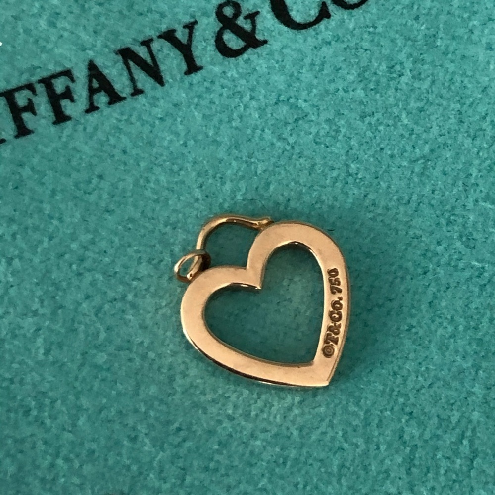 💐 Perfect for Mother’s Day- T & Co. Heart Pendant 18k Rose Gold